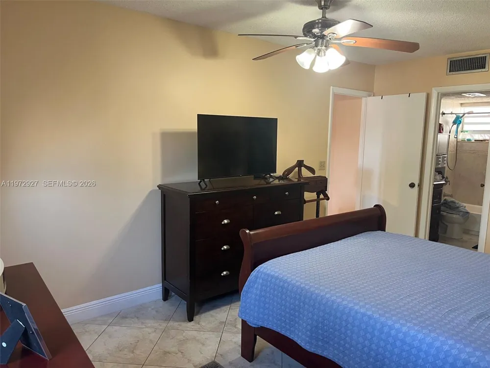752 Lori Dr #218 Palm Springs, FL 33461