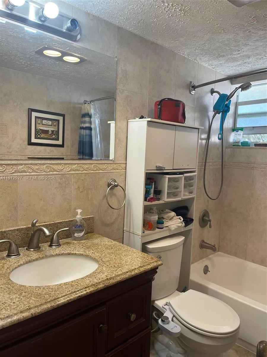 752 Lori Dr #218 Palm Springs, FL 33461