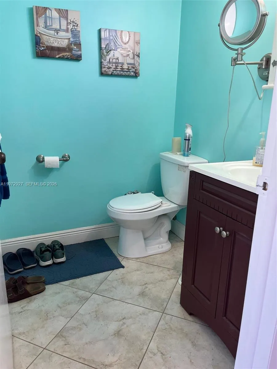 752 Lori Dr #218 Palm Springs, FL 33461