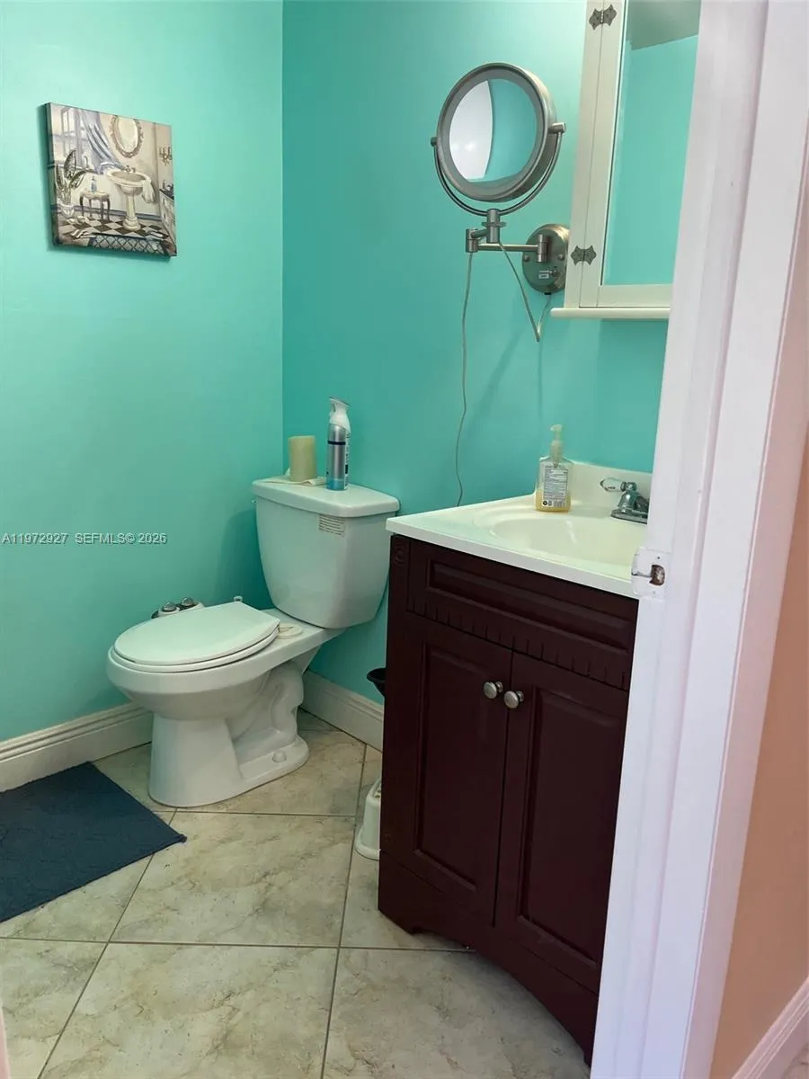 752 Lori Dr #218 Palm Springs, FL 33461