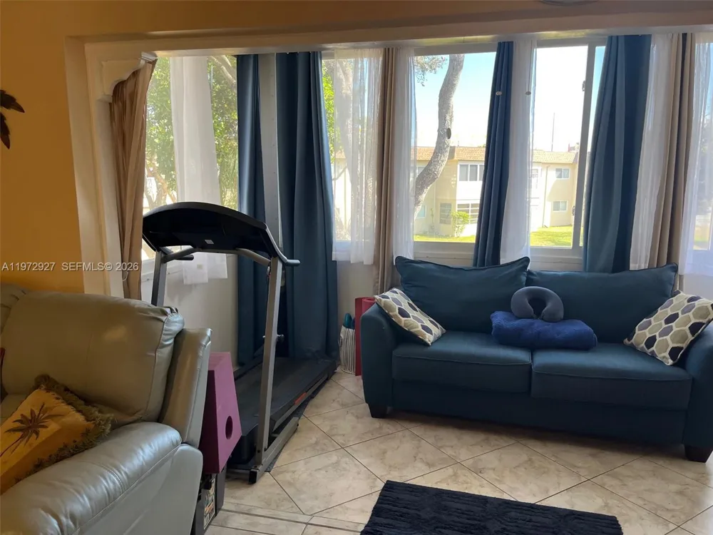 752 Lori Dr #218 Palm Springs, FL 33461