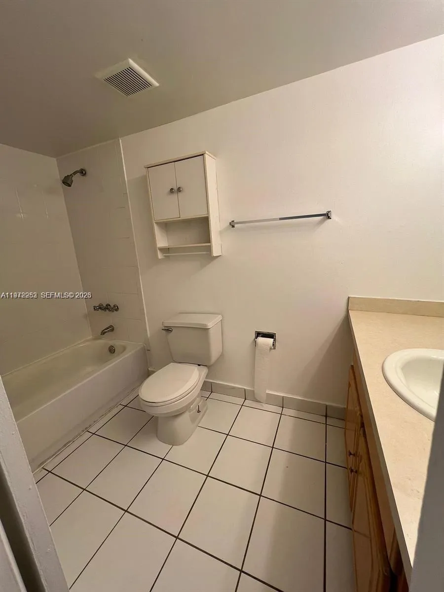 455 S Pine Island Rd #410C Plantation, FL 33324