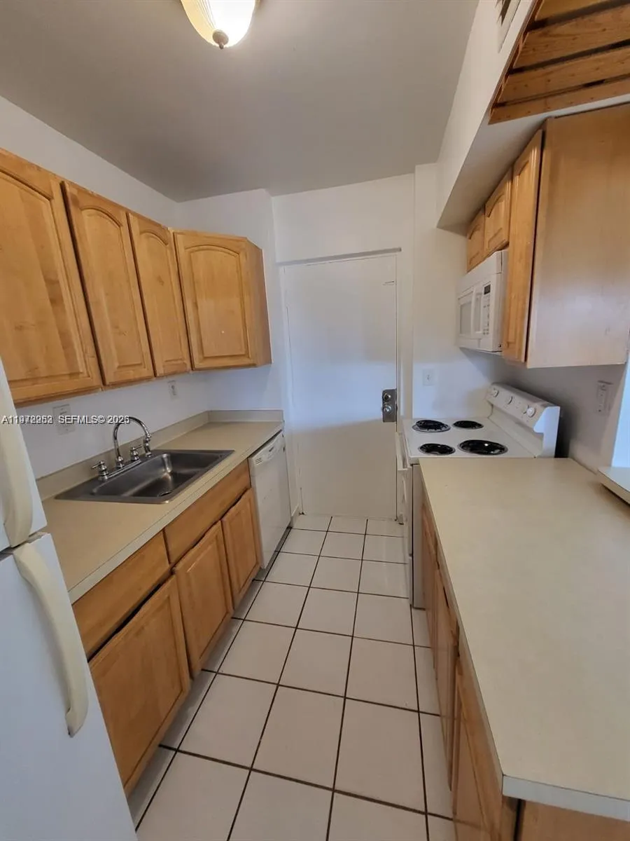 455 S Pine Island Rd #410C Plantation, FL 33324