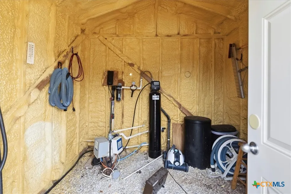 185 Trails End Road Driftwood, TX 78620