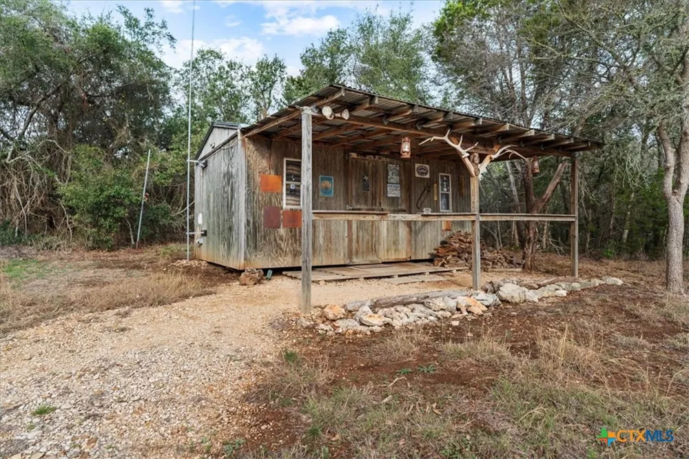 185 Trails End Road Driftwood, TX 78620