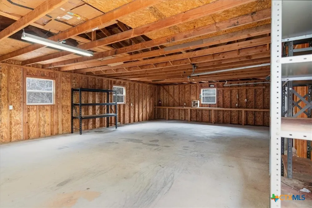185 Trails End Road Driftwood, TX 78620