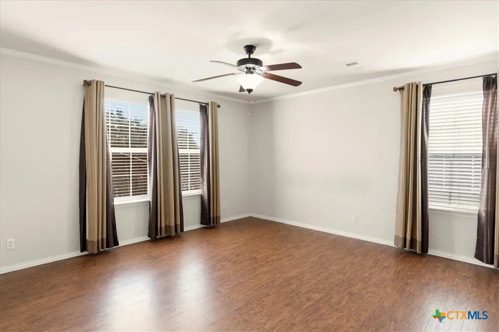 185 Trails End Road Driftwood, TX 78620
