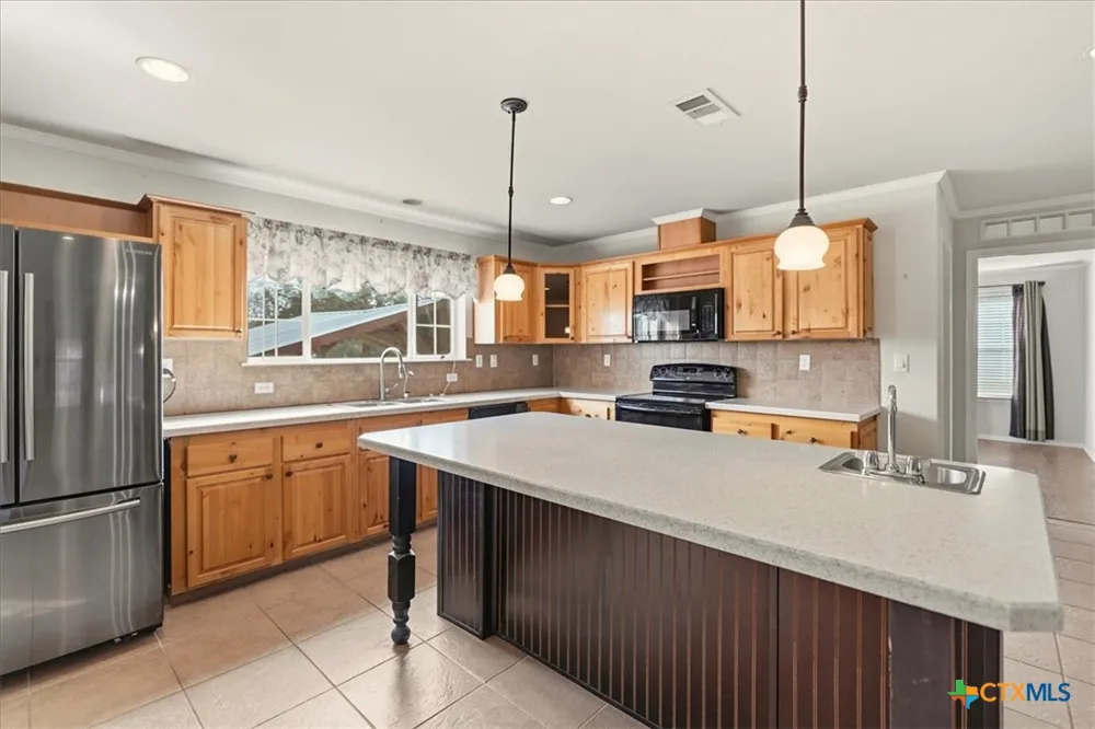 185 Trails End Road Driftwood, TX 78620