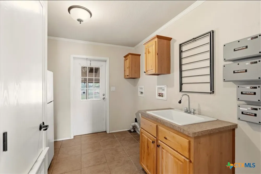 185 Trails End Road Driftwood, TX 78620