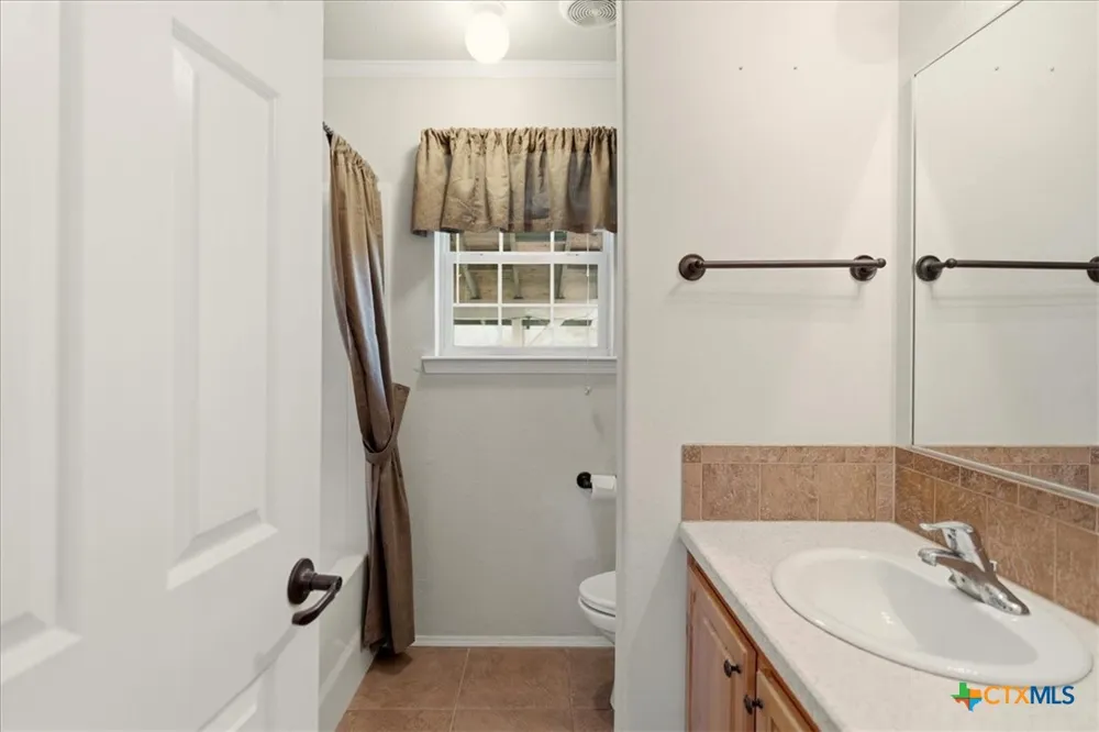185 Trails End Road Driftwood, TX 78620