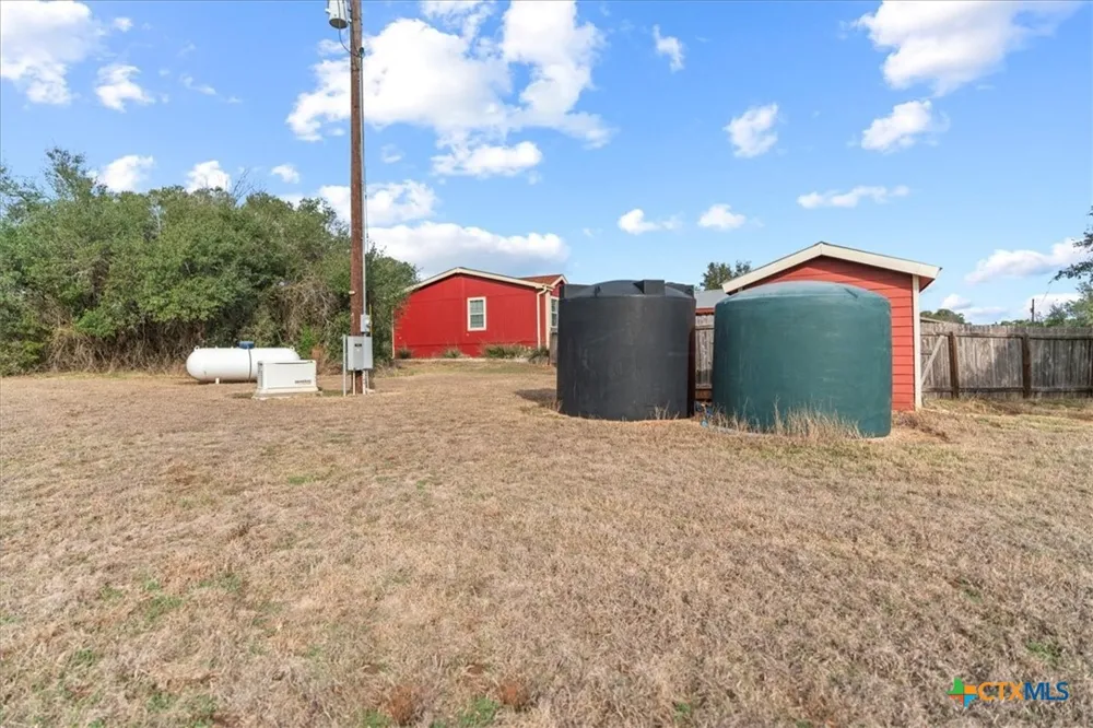 185 Trails End Road Driftwood, TX 78620