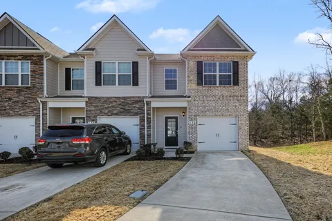 176 Mackenzie Way