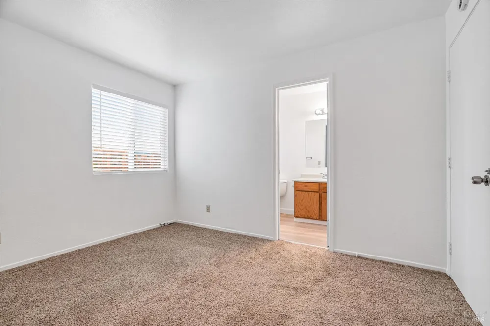 106 Courtyards E Windsor, CA 95492