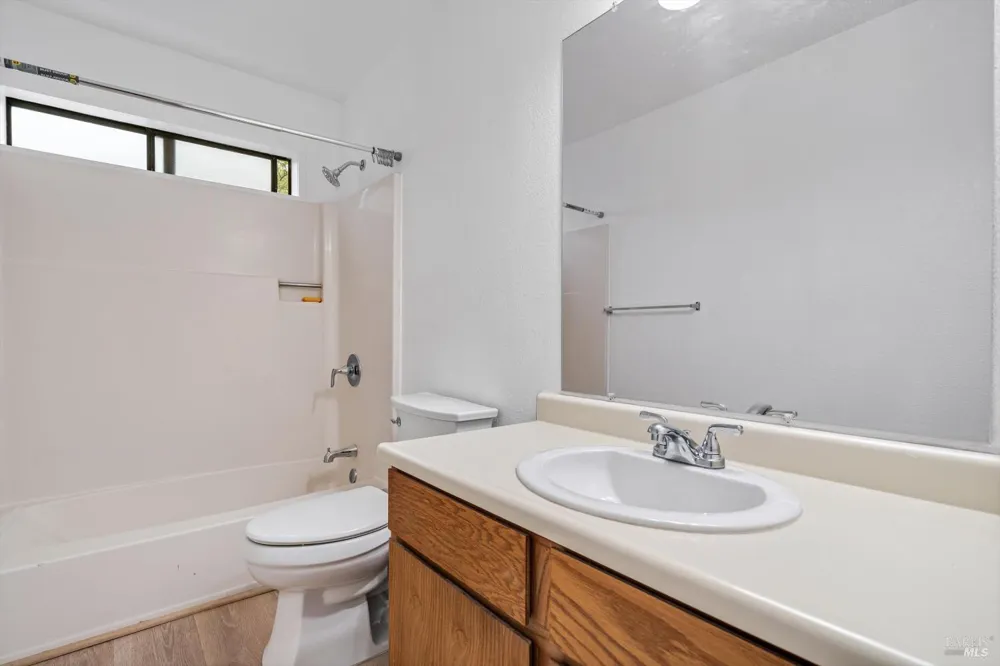 106 Courtyards E Windsor, CA 95492