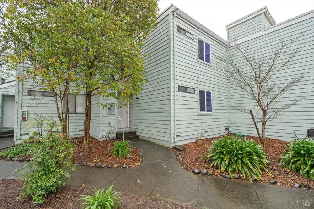 106 Courtyards E Windsor, CA 95492