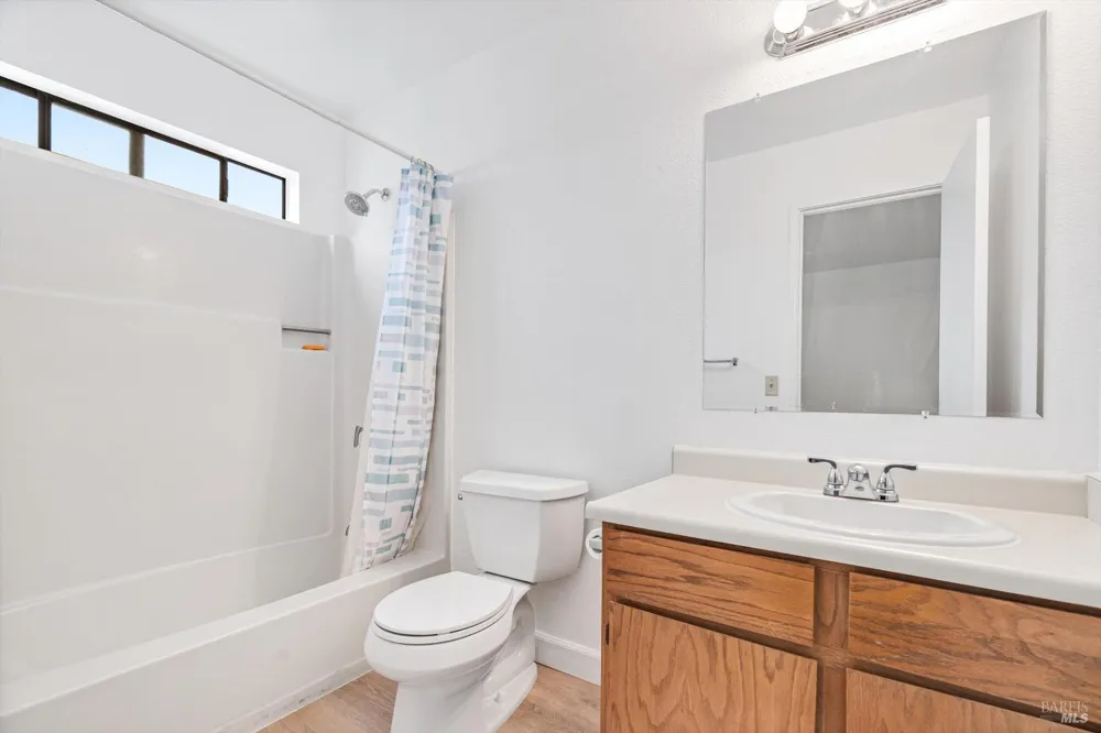 106 Courtyards E Windsor, CA 95492