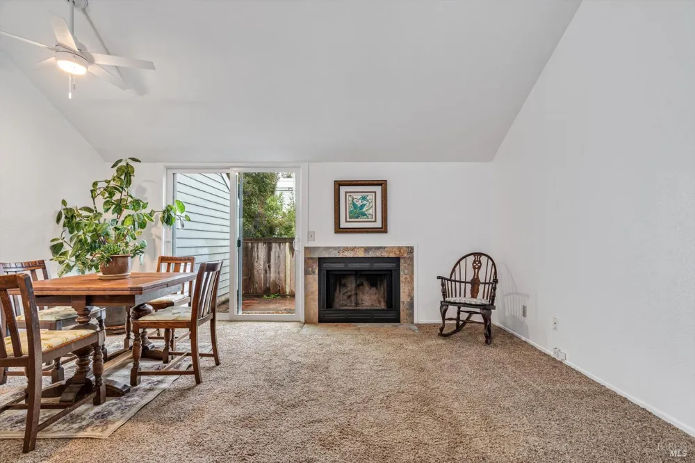 106 Courtyards E Windsor, CA 95492