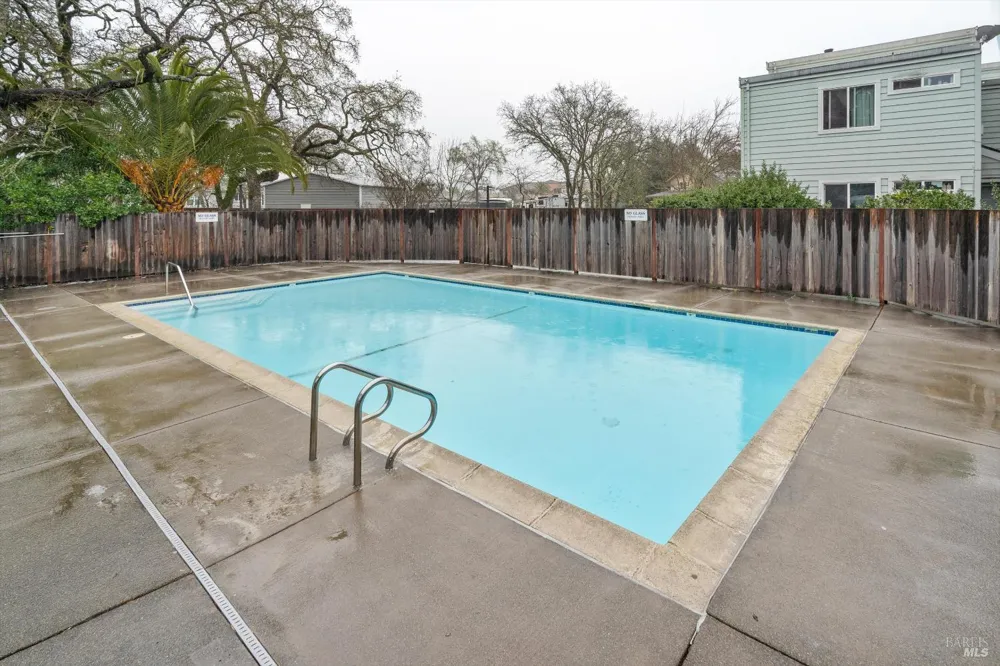 106 Courtyards E Windsor, CA 95492