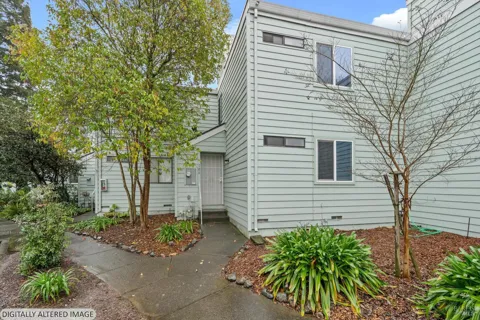 106 Courtyards E