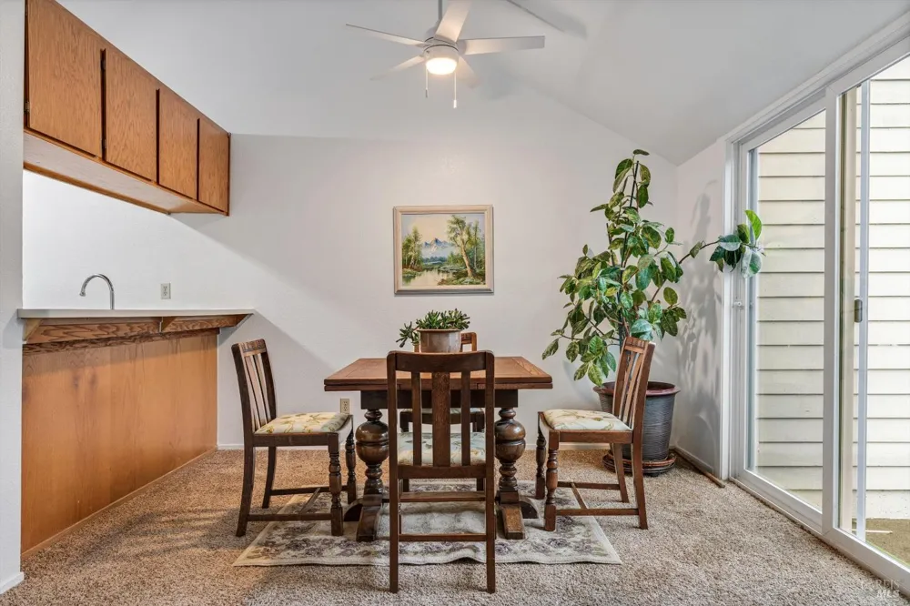 106 Courtyards E Windsor, CA 95492