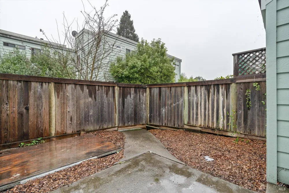 106 Courtyards E Windsor, CA 95492