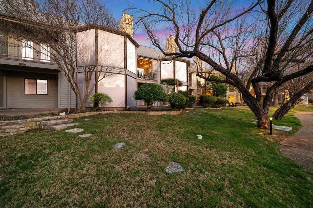 114 World Of Tennis Square #114 Lakeway, TX 78738