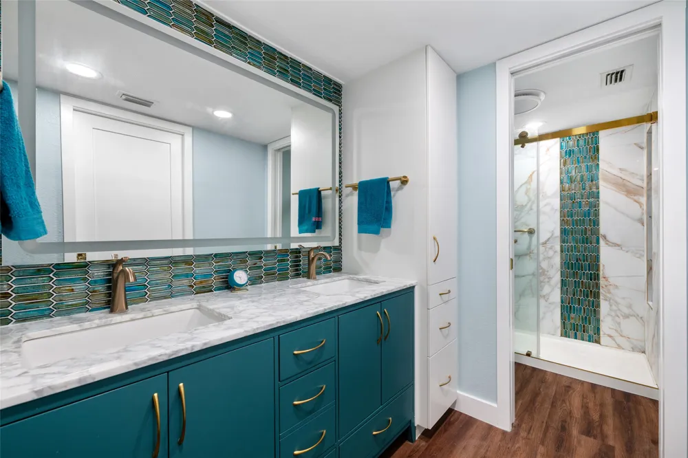 114 World Of Tennis Square #114 Lakeway, TX 78738