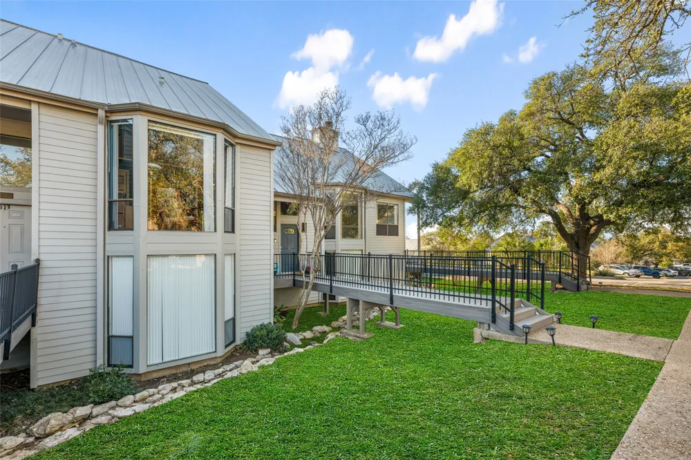 114 World Of Tennis Square #114 Lakeway, TX 78738