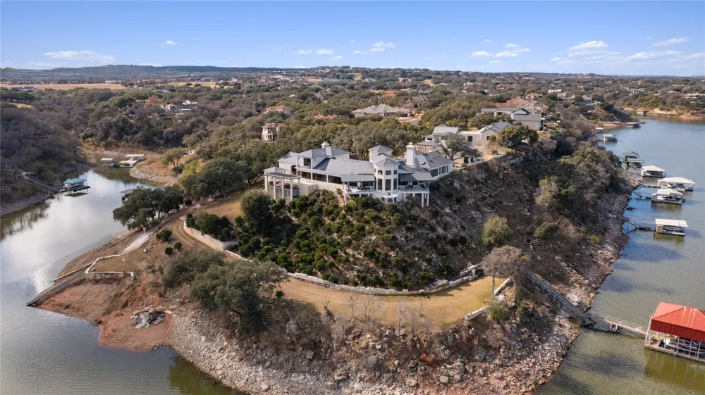26100 Countryside Drive Spicewood, TX 78669