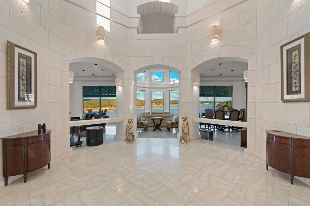 26100 Countryside Drive Spicewood, TX 78669