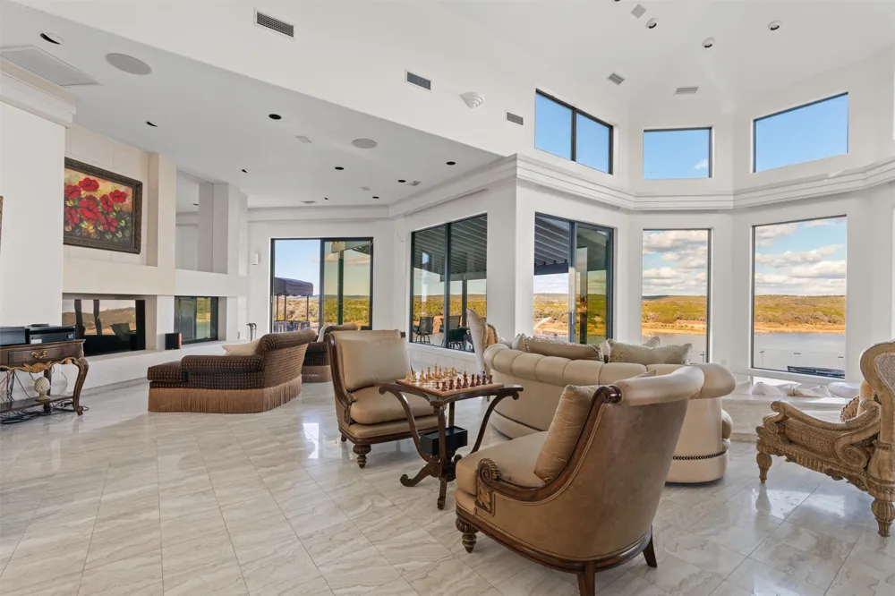 26100 Countryside Drive Spicewood, TX 78669