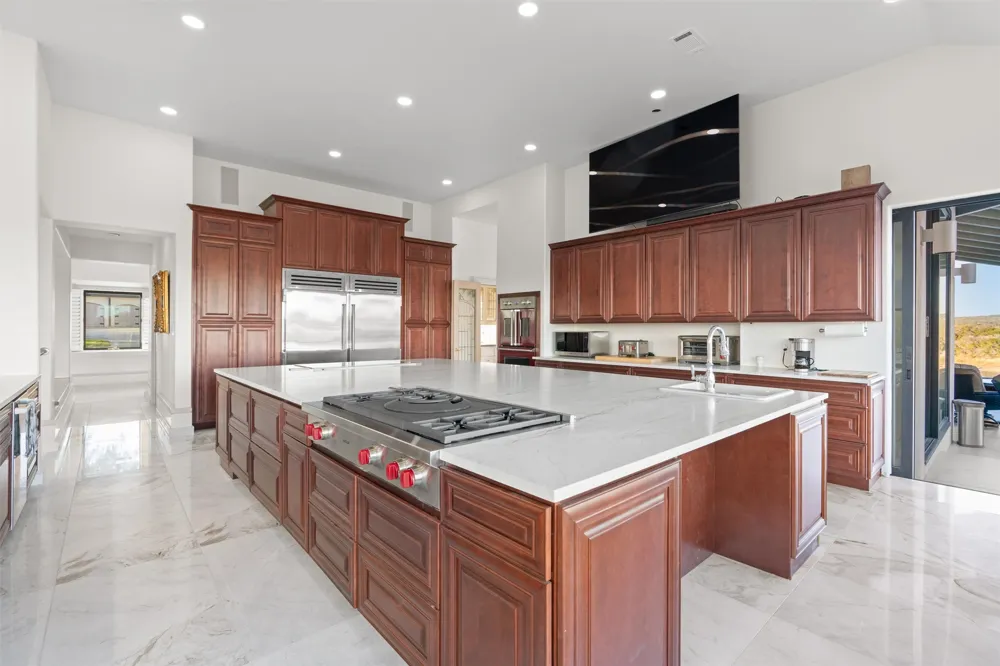 26100 Countryside Drive Spicewood, TX 78669