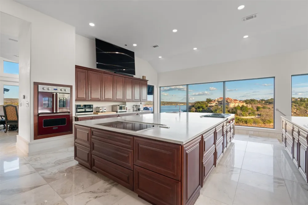 26100 Countryside Drive Spicewood, TX 78669