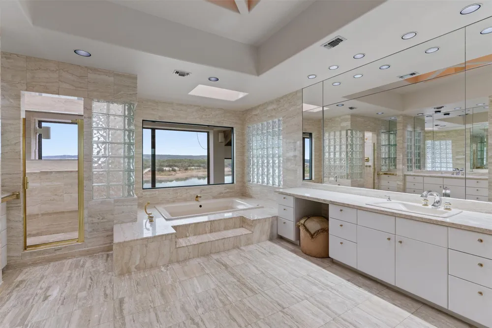 26100 Countryside Drive Spicewood, TX 78669