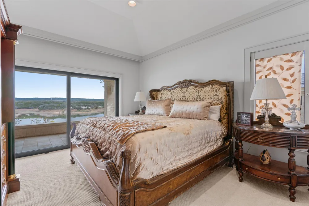 26100 Countryside Drive Spicewood, TX 78669