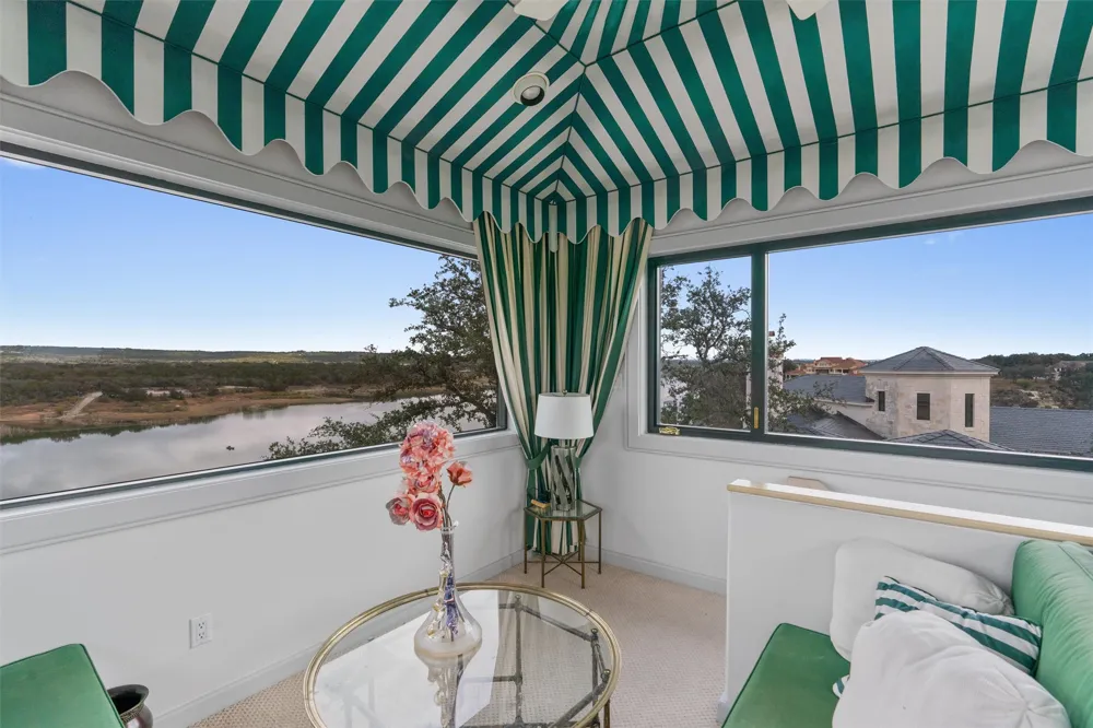 26100 Countryside Drive Spicewood, TX 78669