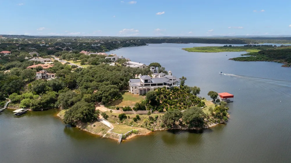 26100 Countryside Drive Spicewood, TX 78669