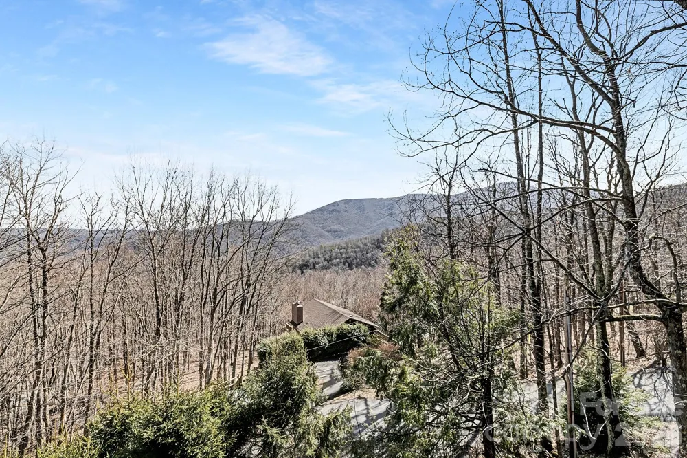 556/558 Thorncliff Drive Seven Devils, NC 28604