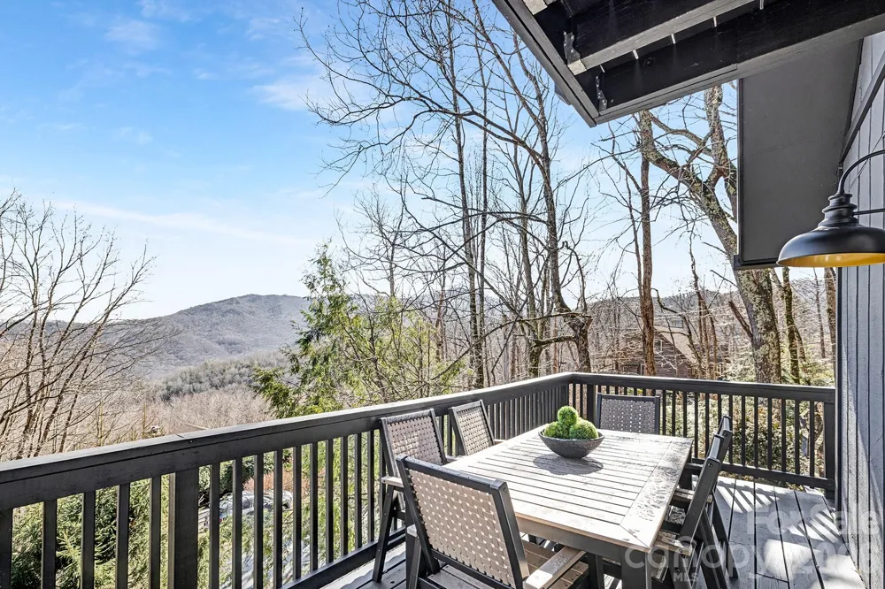 556/558 Thorncliff Drive Seven Devils, NC 28604