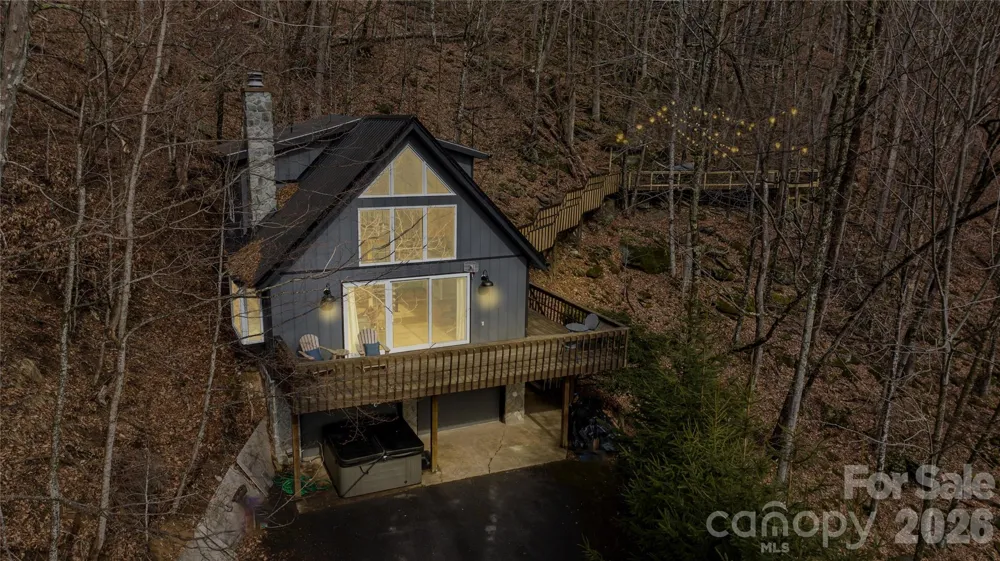 556/558 Thorncliff Drive Seven Devils, NC 28604