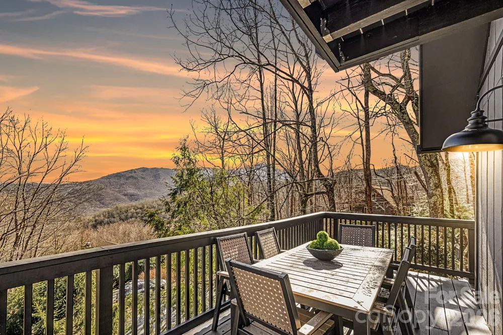 556/558 Thorncliff Drive Seven Devils, NC 28604