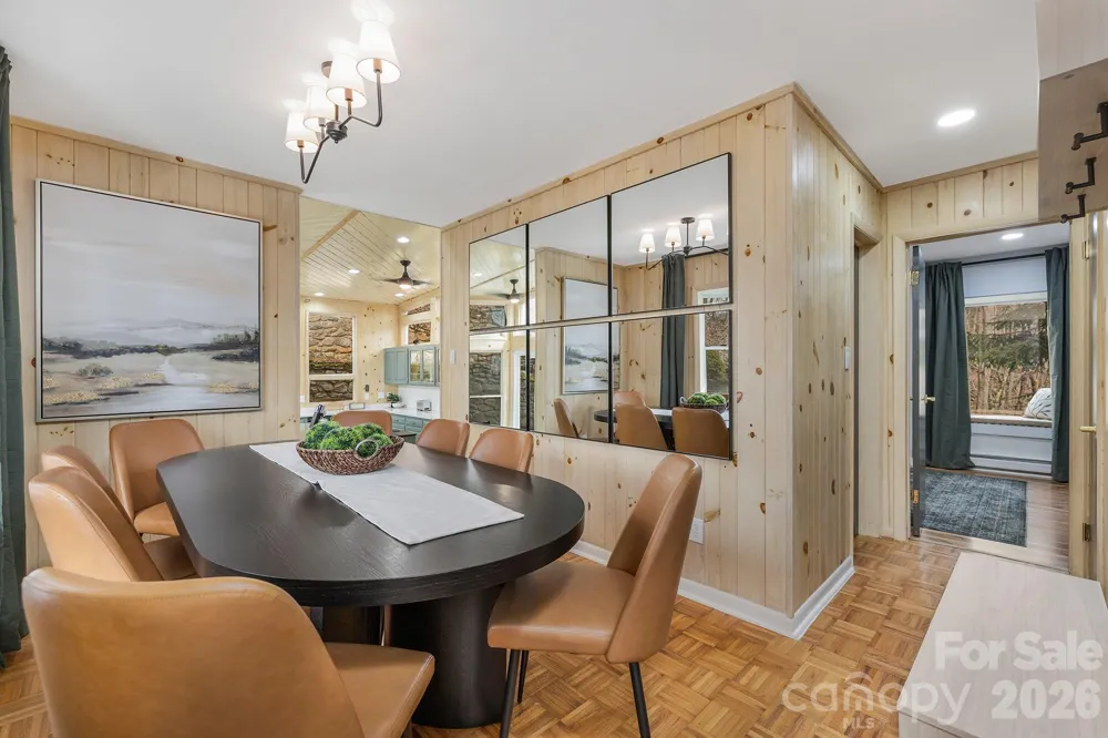 556/558 Thorncliff Drive Seven Devils, NC 28604