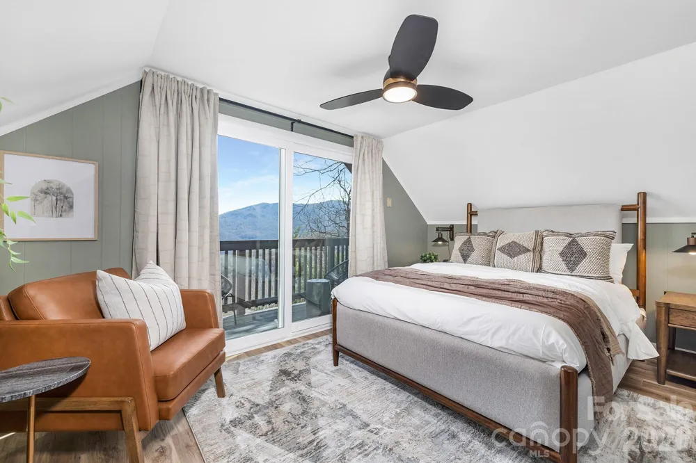 556/558 Thorncliff Drive Seven Devils, NC 28604