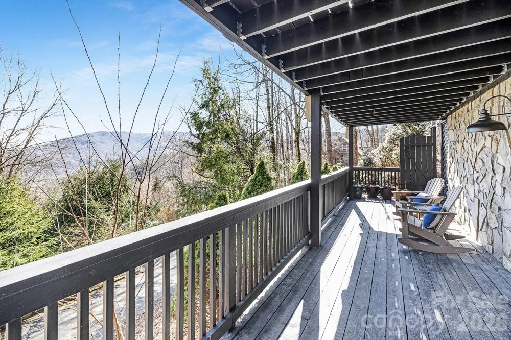 556/558 Thorncliff Drive Seven Devils, NC 28604