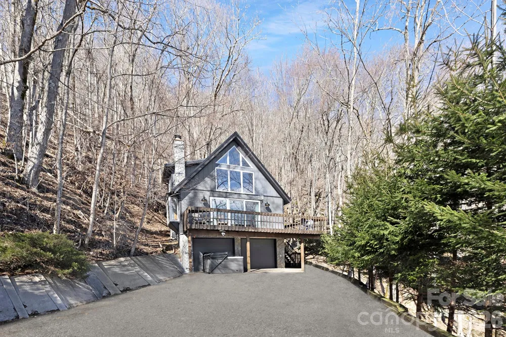 556/558 Thorncliff Drive Seven Devils, NC 28604