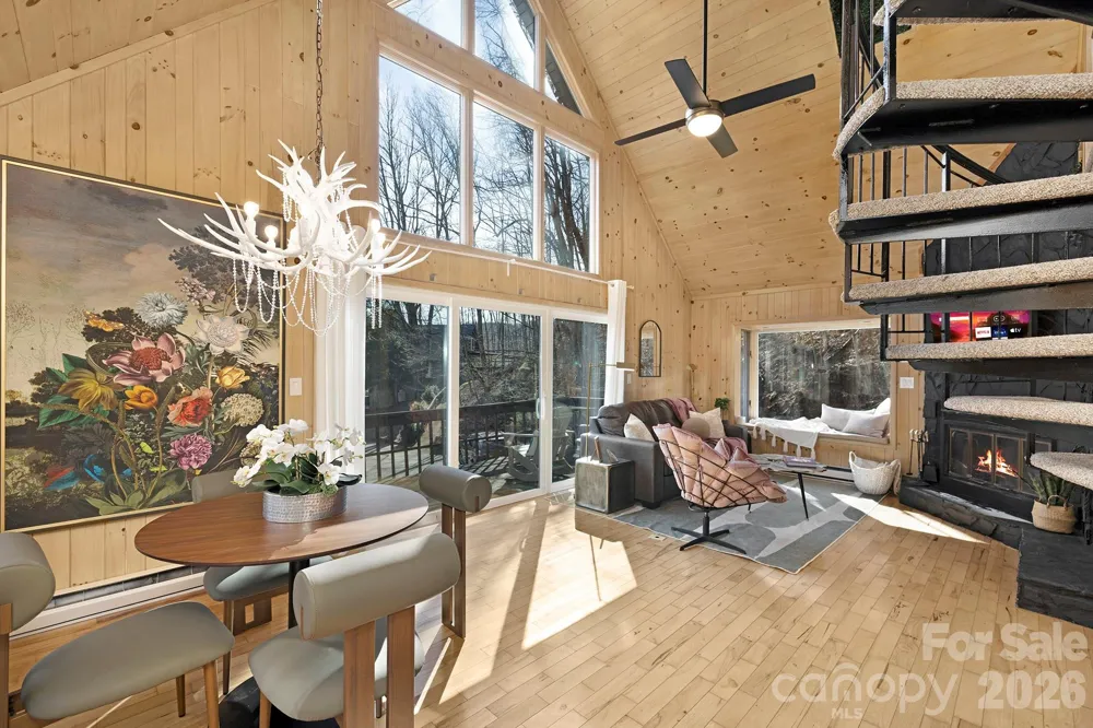 556/558 Thorncliff Drive Seven Devils, NC 28604