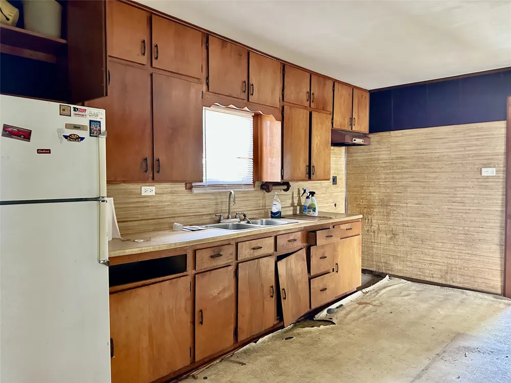 1148 Old Nails Creek Road Giddings, TX 78942
