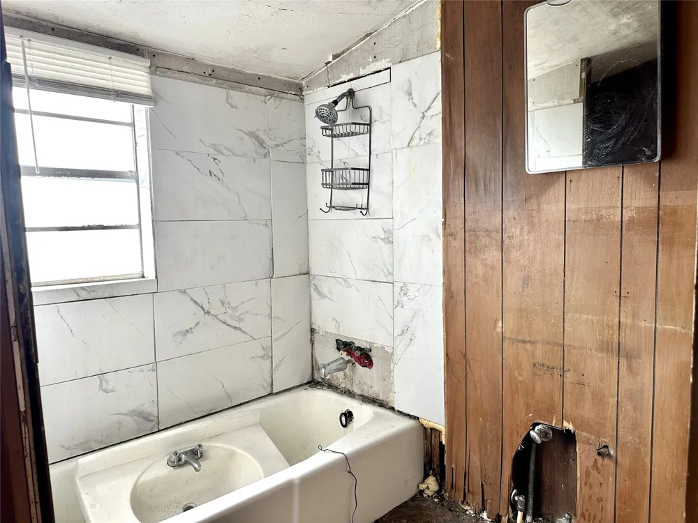 1148 Old Nails Creek Road Giddings, TX 78942