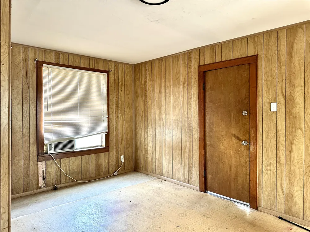1148 Old Nails Creek Road Giddings, TX 78942