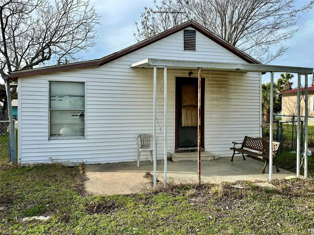 1148 Old Nails Creek Road Giddings, TX 78942